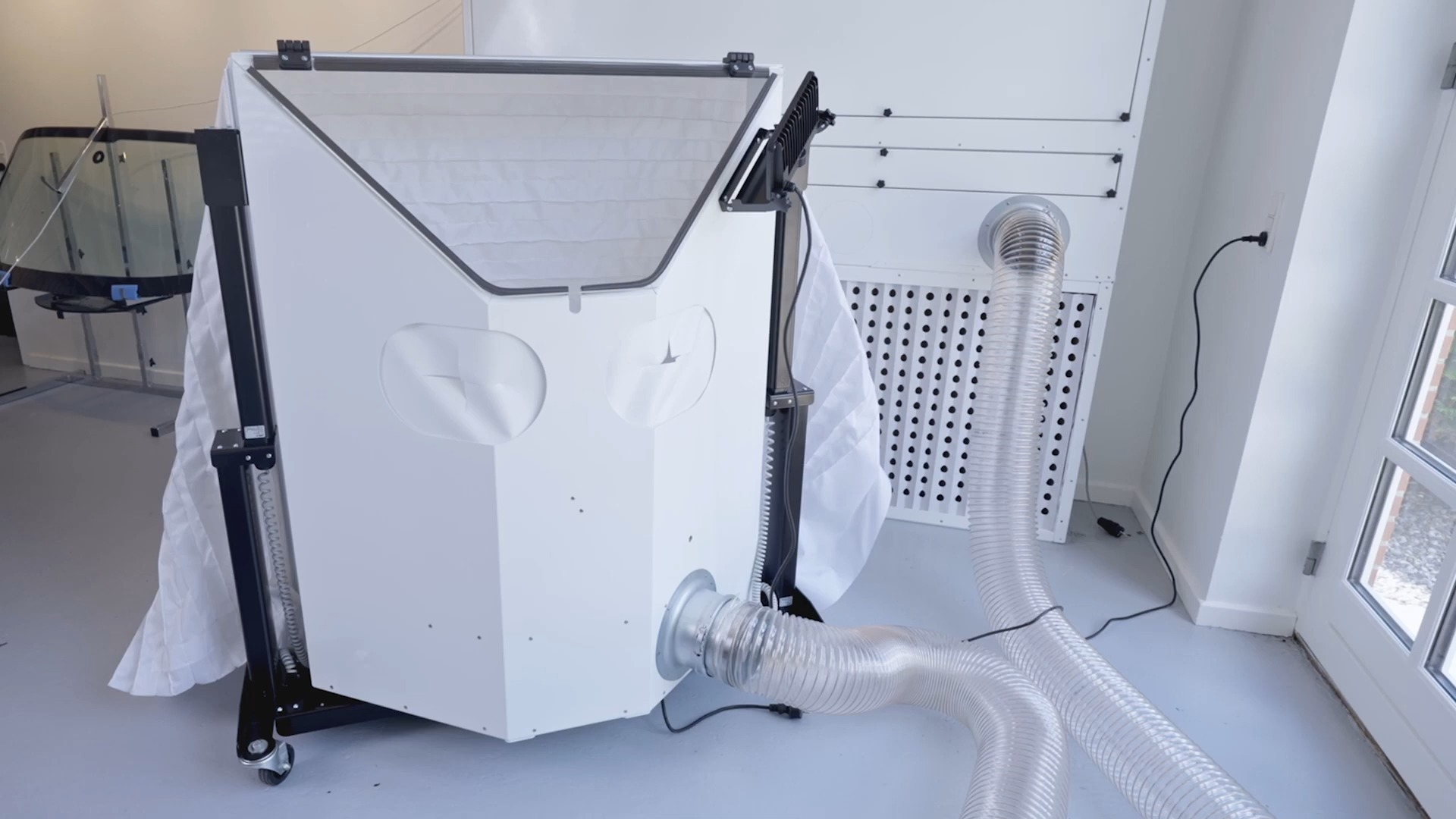 HBC System Mobile Spray Booth - no more masks or protective wear!