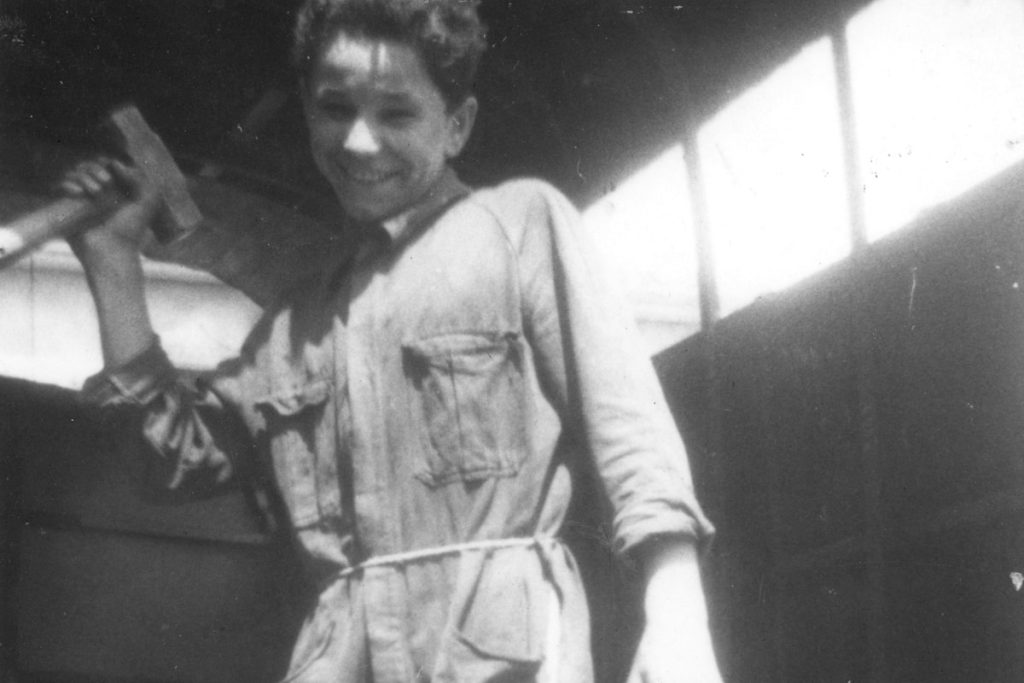 Orazio Spanesi working as a body technician in 1958.